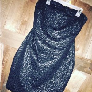 Basic black mini